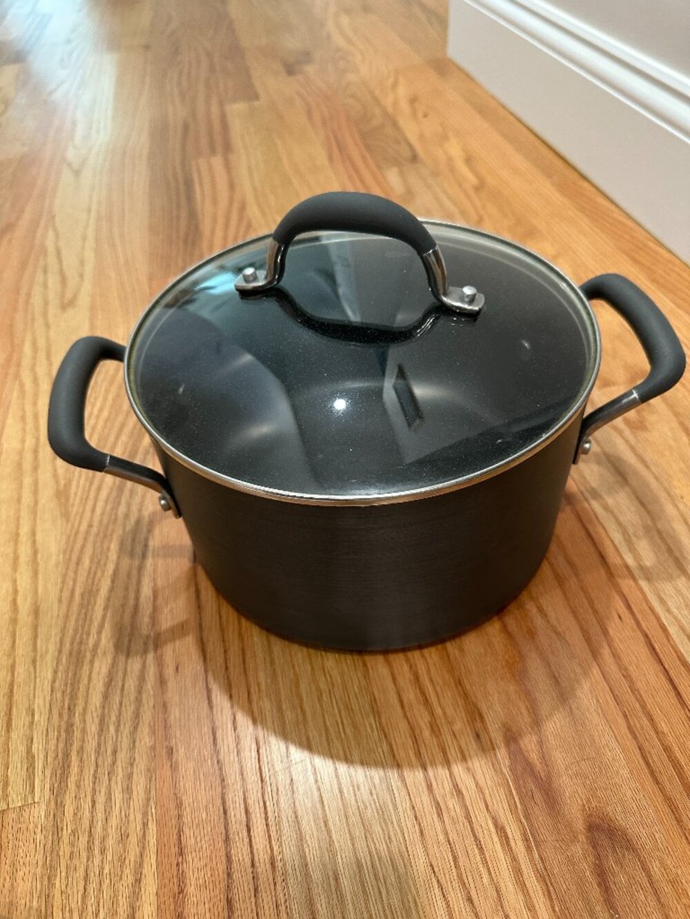 Kitchen Aid 6-Quart Pot. Hard Base Non-Stick System with Clear Glass Lid, Gray